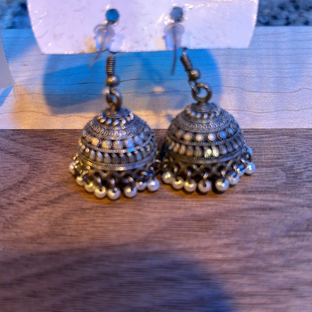 Lulu Naturelle Jhumka Style Dangle Earrings with pearls, New - Picture 6 of 6